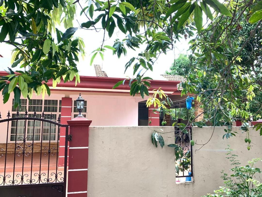 Villa CtZee Malacca Esterno foto